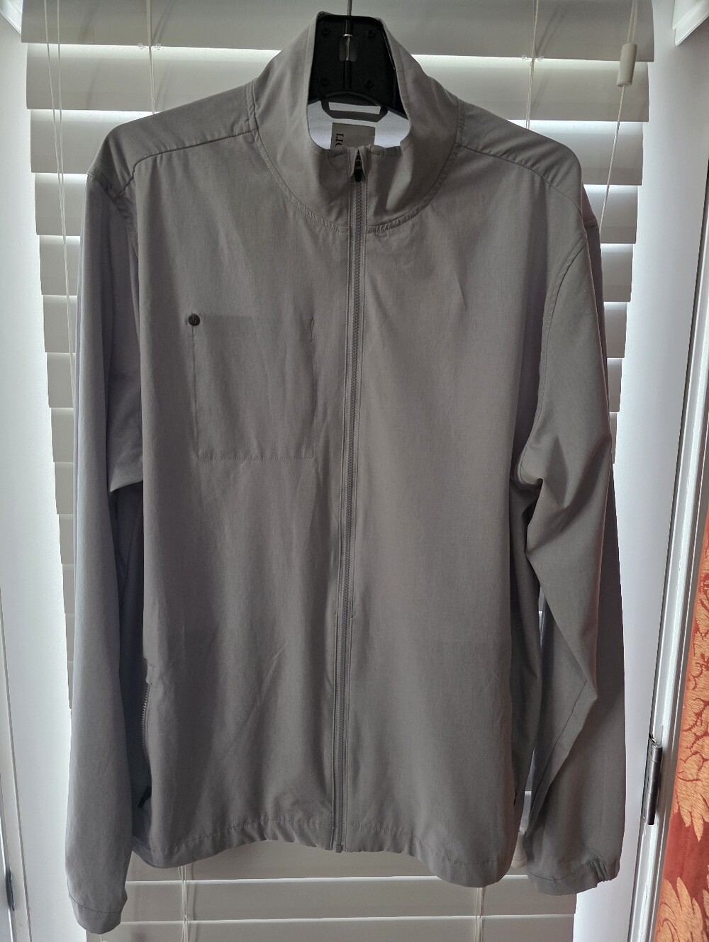 Vuori Men's Venture Track Jacket V536 Full Zip Windbreaker Light Gray Size XL